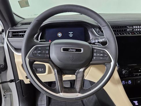 Used 2023 Jeep Grand Cherokee L Limited AWD/4WD image 22