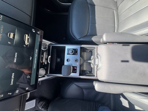 Used 2023 Land Rover Range Rover Long Wheelbase SE AWD/4WD image 26