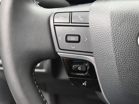 Used 2025 Toyota Camry XLE w/ Premium Package image 19