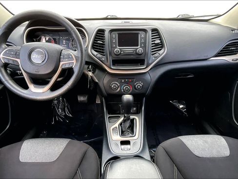 Used 2016 Jeep Cherokee Sport image 15