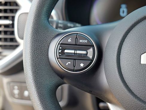 Certified 2025 Kia Soul LX w/ LX Technology Package image 13