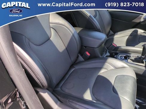 Used 2022 Jeep Cherokee Limited AWD/4WD image 24