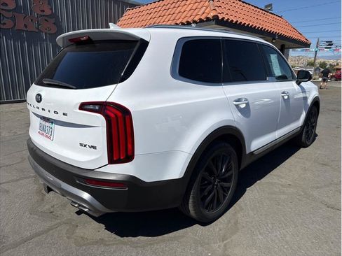 Used 2021 Kia Telluride SX w/ Towing Package FWD image 14