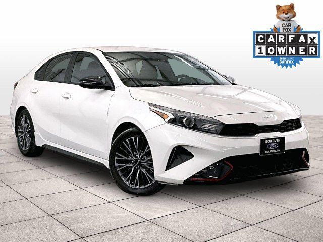 Used 2023 Kia Forte GT-Line w/ GT-Line Technology Package FWD image 2