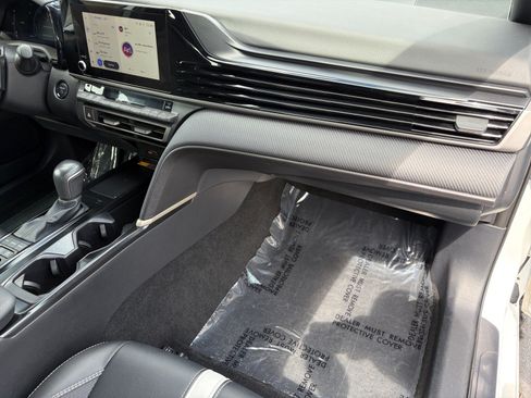Used 2025 Toyota Camry SE FWD image 28