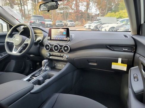 Used 2025 Nissan Sentra SV w/ Trunk Package FWD image 10