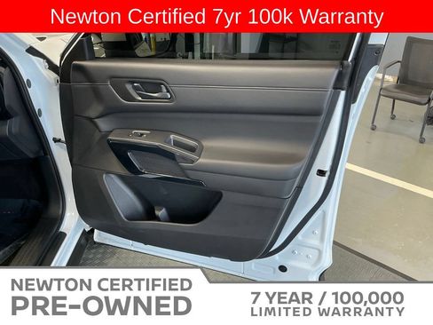 Used 2025 Nissan Pathfinder SV FWD image 43