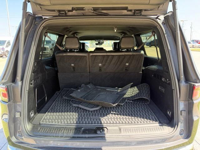 Used 2024 Jeep Wagoneer L Series II w/ Flexible Seating Group RWD image 9