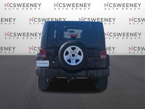 Used 2017 Jeep Wrangler Unlimited Sahara w/ Connectivity Group AWD/4WD image 4