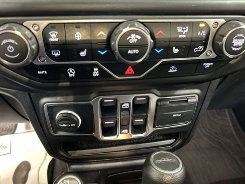 Used 2020 Jeep Gladiator Sport w/ Quick Order Package 24S AWD/4WD image 16