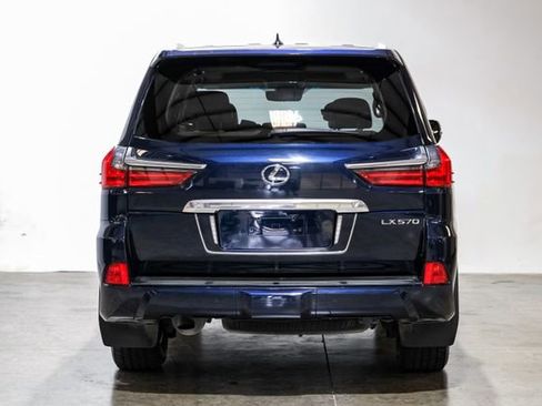 Used 2018 Lexus LX 570 4WD w/ Luxury Package image 12