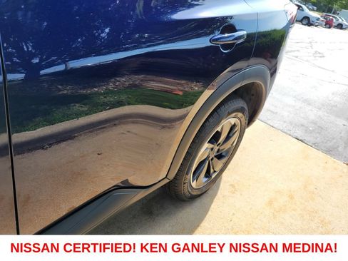 Certified 2025 Nissan Rogue SV AWD/4WD image 12