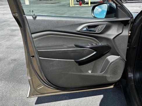 Used 2024 Chevrolet Trax ACTIV FWD image 4