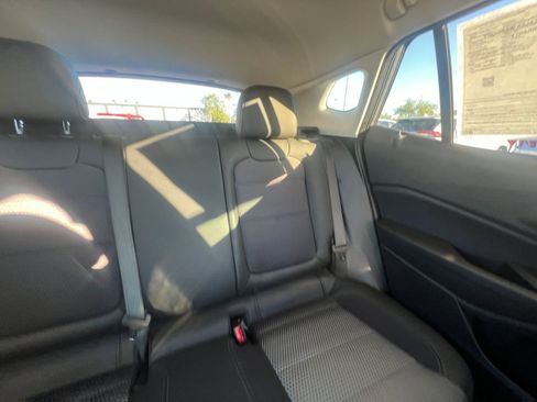 Used 2025 Chevrolet Trax LT image 37