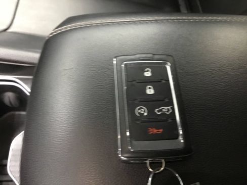 Used 2024 Jeep Grand Cherokee L Limited AWD/4WD image 11