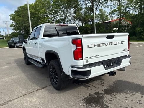 Used 2024 Chevrolet Silverado 3500 High Country w/ High Country Premium Package AWD/4WD image 11