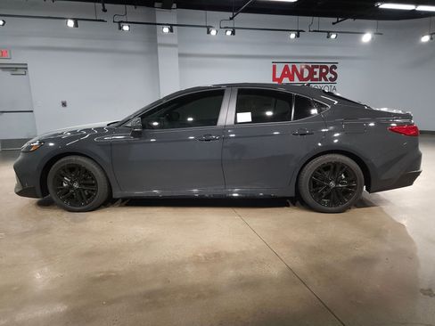 New 2026 Toyota Camry SE image 4