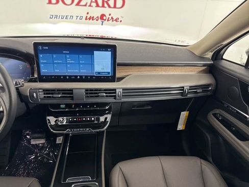 New 2026 Lincoln Corsair Reserve image 12