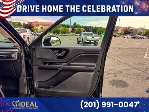 Used 2023 Lincoln Aviator AWD image 10