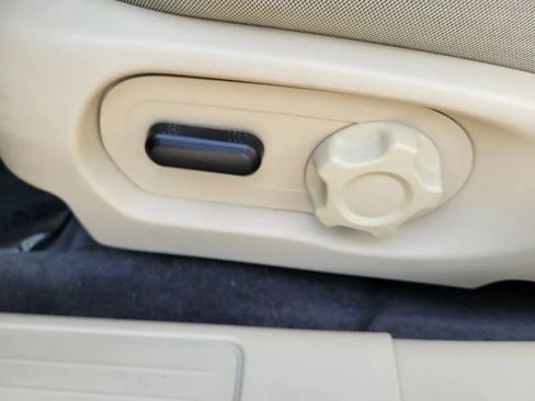 Used 2017 Ford Taurus SE image 14