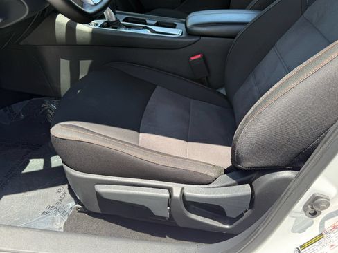 Used 2025 Nissan Sentra SR FWD image 14