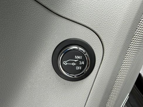 Used 2018 GMC Acadia SLT FWD image 25