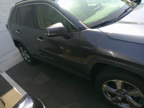 Used 2019 Toyota RAV4 Limited w/ Limited Grade Weather Package image 5