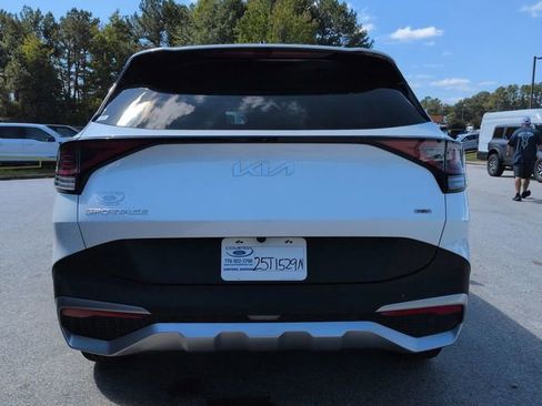 Used 2023 Kia Sportage LX image 6