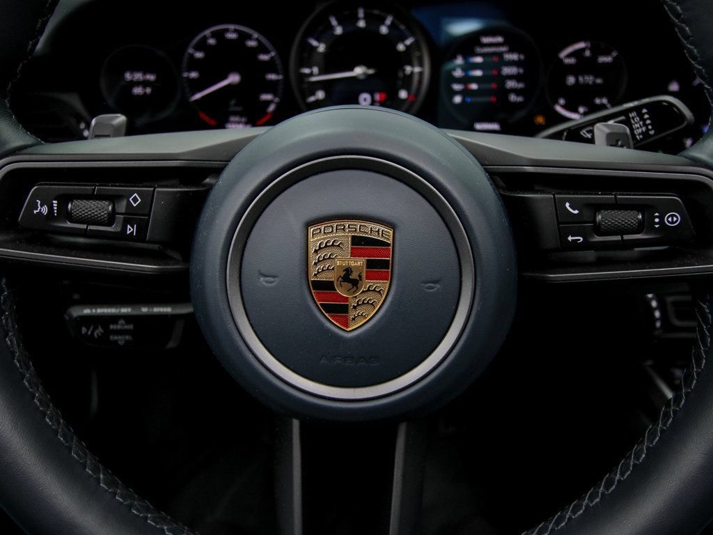 Used 2022 Porsche 911 Carrera 4 AWD/4WD image 15