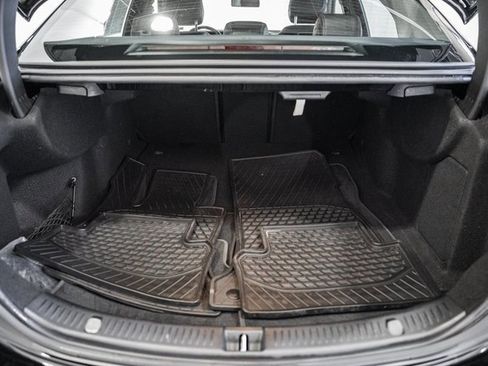 Used 2018 Mercedes-Benz E 300 4MATIC image 9