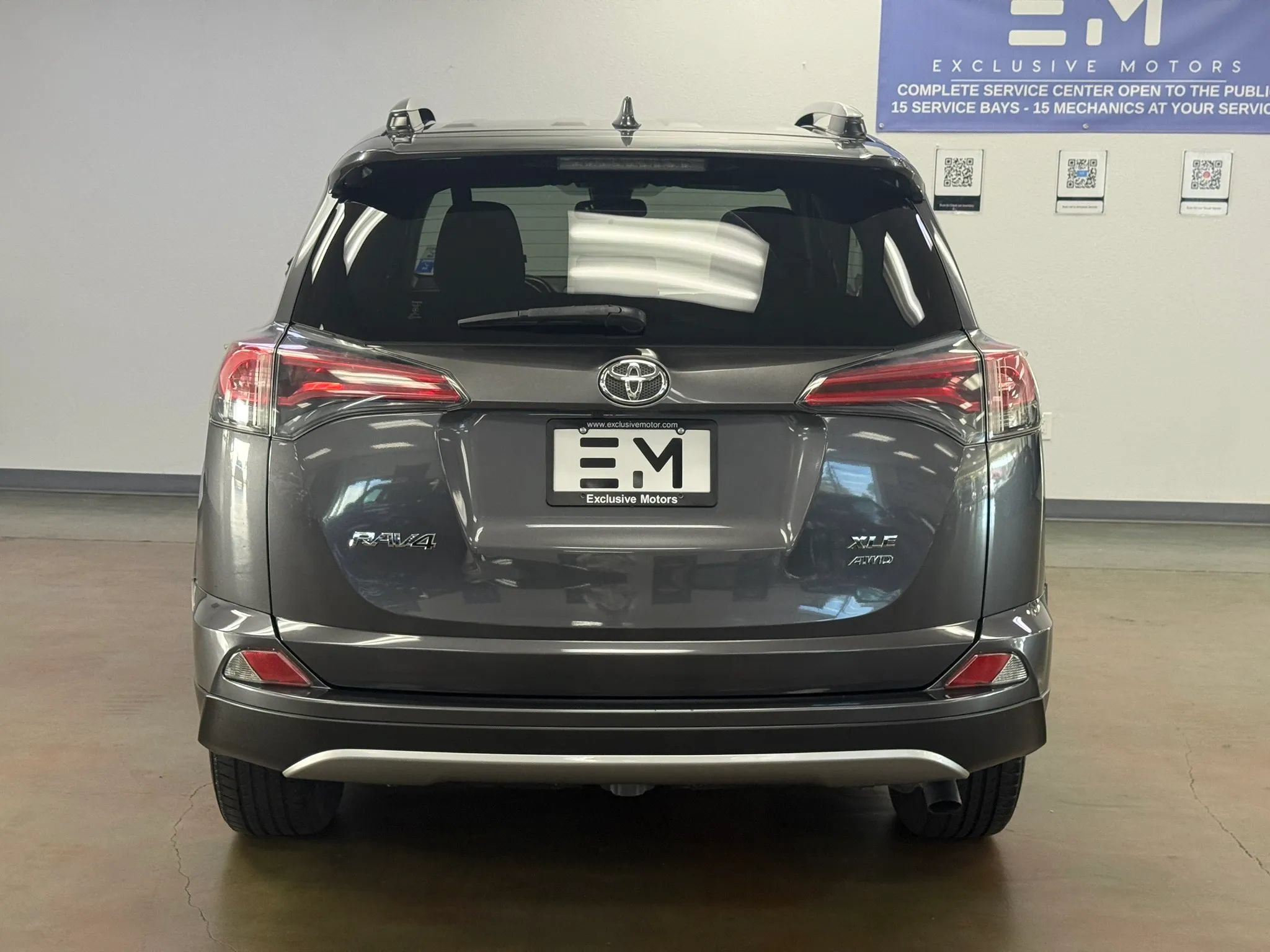 Used 2018 Toyota RAV4 XLE AWD/4WD image 6
