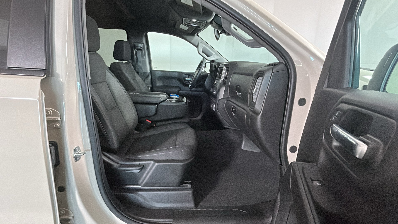 Used 2026 Chevrolet Silverado 1500 Custom Trail Boss w/ Turbomax Blackout Package AWD/4WD image 36