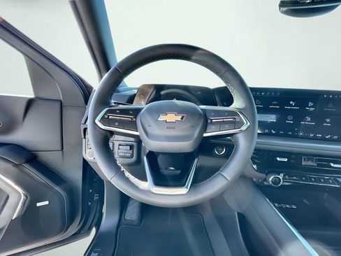 New 2026 Chevrolet Suburban Premier AWD/4WD image 11