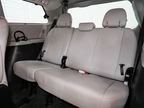 Used 2017 Toyota Sienna Limited Premium w/ Outdoor Package image 25