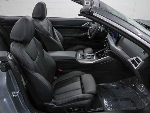 Used 2025 BMW 430i Convertible w/ Premium Package image 23