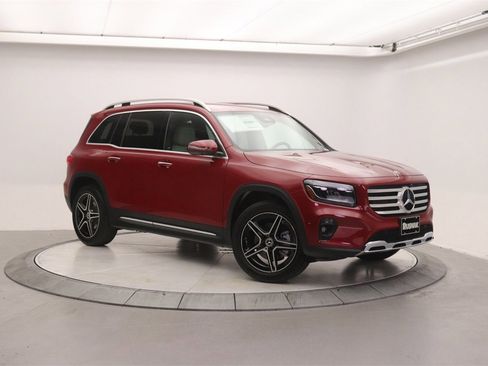 New 2026 Mercedes-Benz GLB 250 image 1