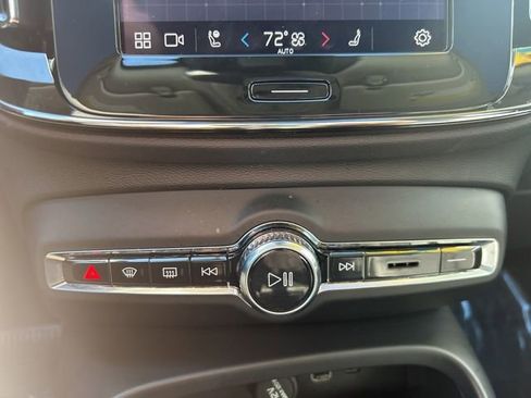 Certified 2025 Volvo XC40 B5 Plus image 24