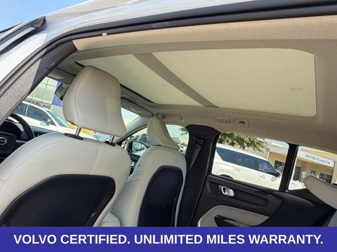Certified 2026 Volvo XC40 B5 Plus AWD/4WD image 31