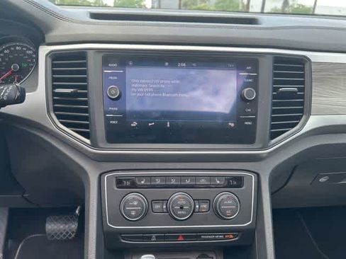 Used 2021 Volkswagen Atlas Cross Sport SE w/ Panoramic Sunroof Package FWD image 20