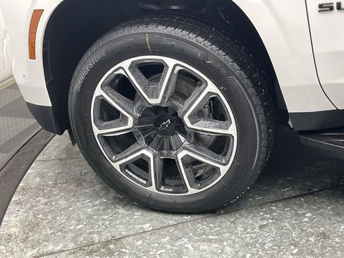 Certified 2025 Chevrolet Suburban RST w/ RST Capability Package image 38