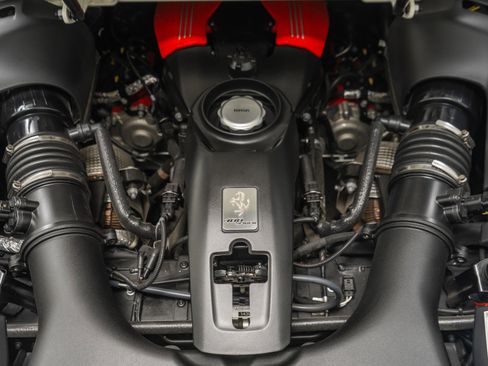 Used 2017 Ferrari 488 Spider image 12