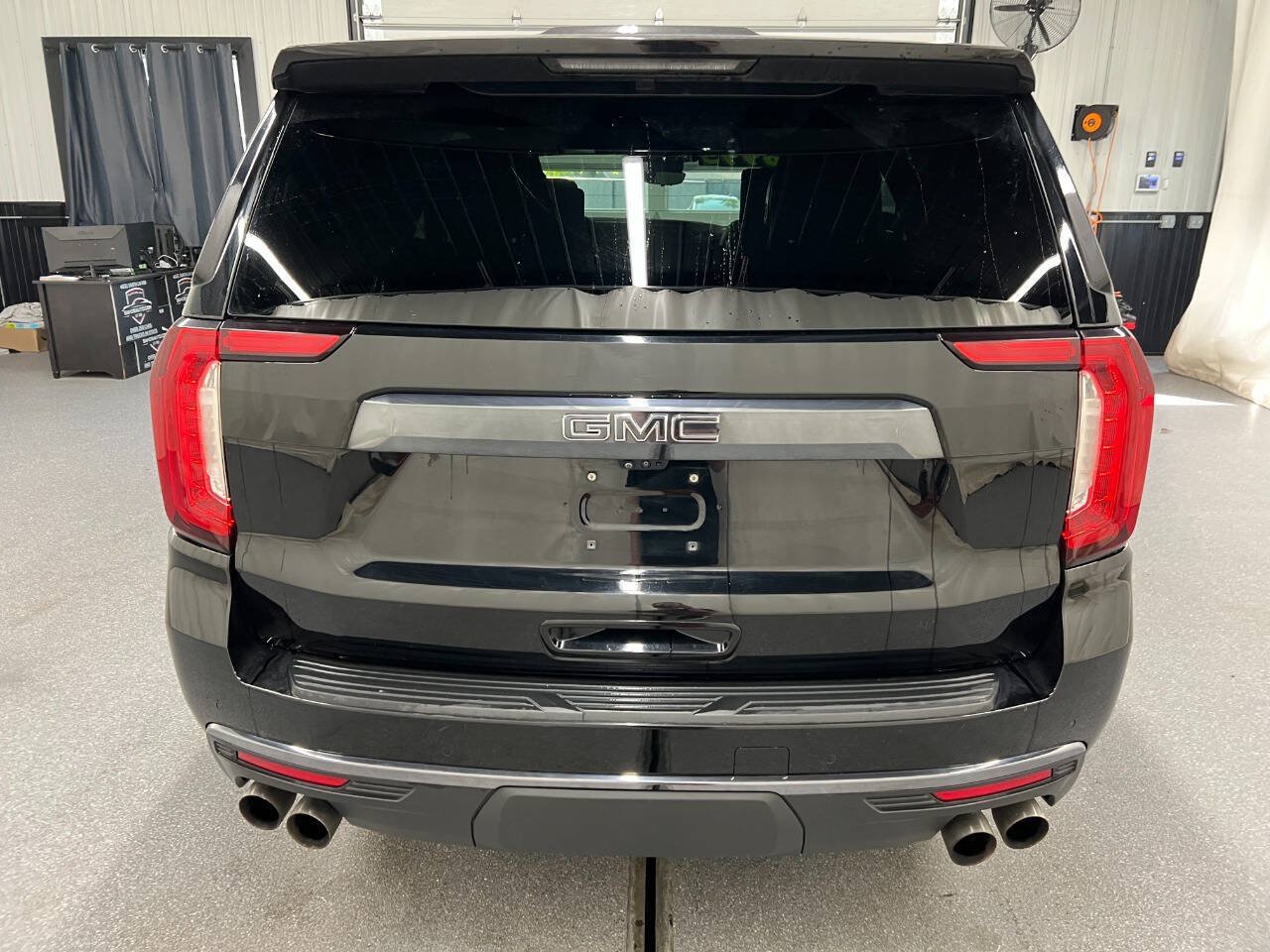 Used 2023 GMC Yukon Denali Ultimate AWD/4WD image 5