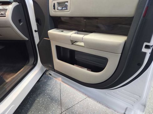 Used 2012 Dodge Grand Caravan SXT FWD image 15