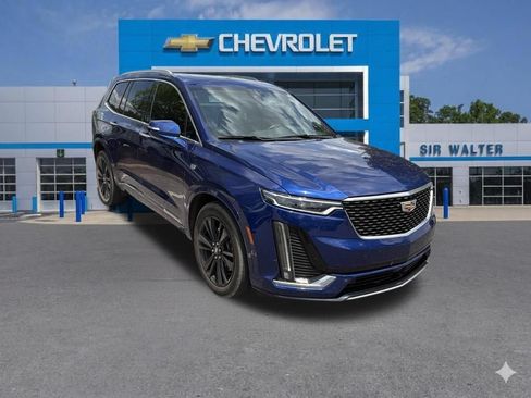 Used 2023 Cadillac XT6 Premium Luxury w/ Platinum Package AWD/4WD image 2