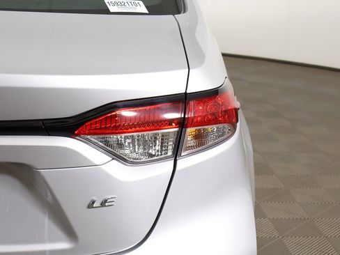 Used 2021 Toyota Corolla LE image 14