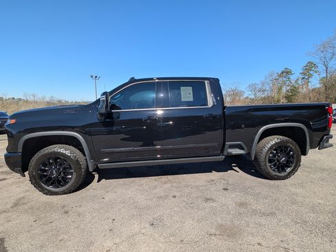 Used 2025 Chevrolet Silverado 2500 High Country w/ High Country Premium Package image 6