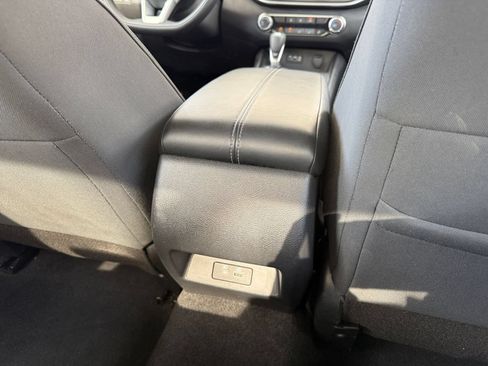 Used 2025 Nissan Altima 2.5 SV FWD image 23