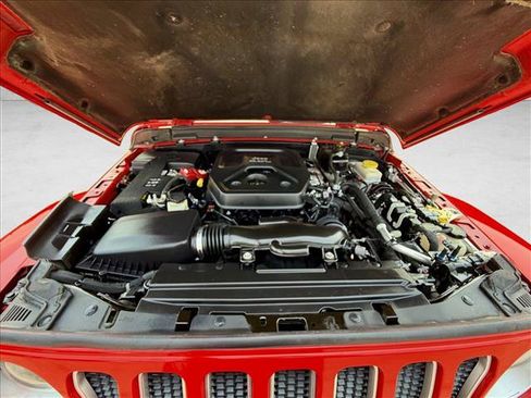 Used 2019 Jeep Wrangler Unlimited Sahara AWD/4WD image 7