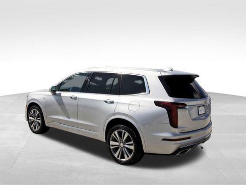 Used 2020 Cadillac XT6 Premium Luxury image 3