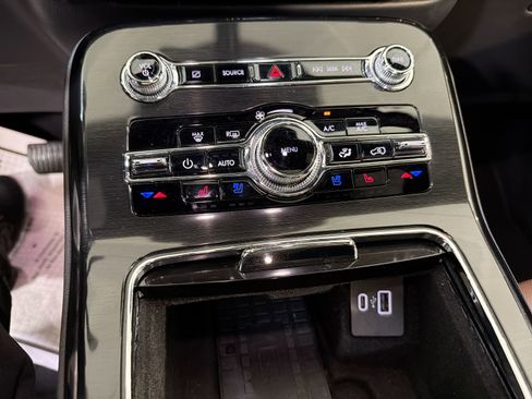 Used 2022 Lincoln Nautilus Reserve w/ Equipment Group 202A image 20